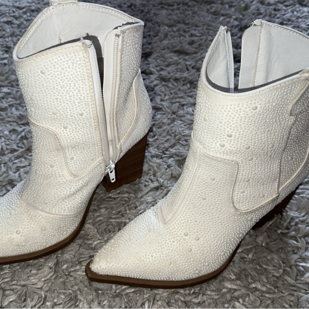 Mia Boots